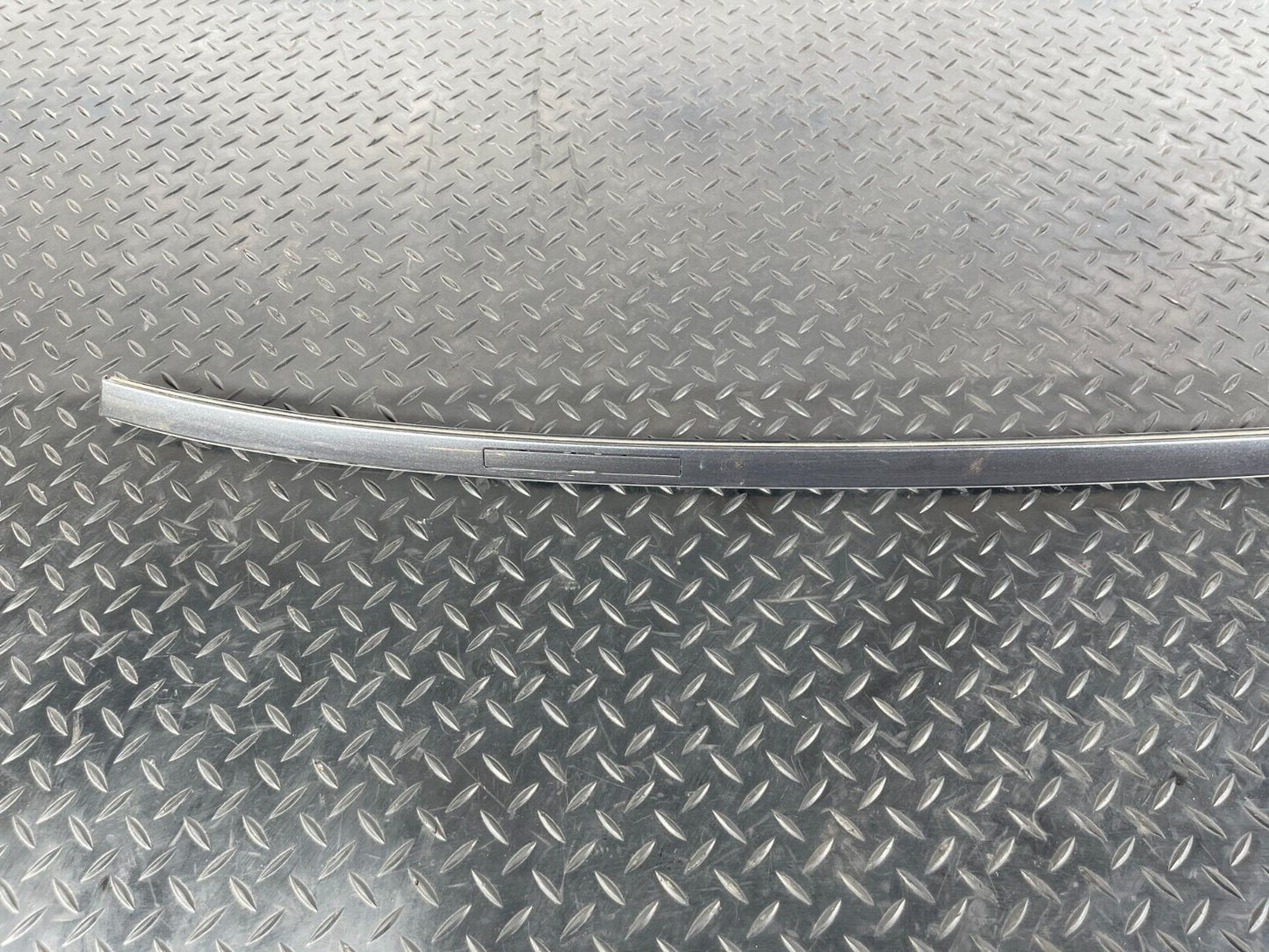 20-ON BMW 2 SERIES M-SPORT F44 GENUINE RIGHT O/S ROOF RAIL TRIM GREY B39 9482062