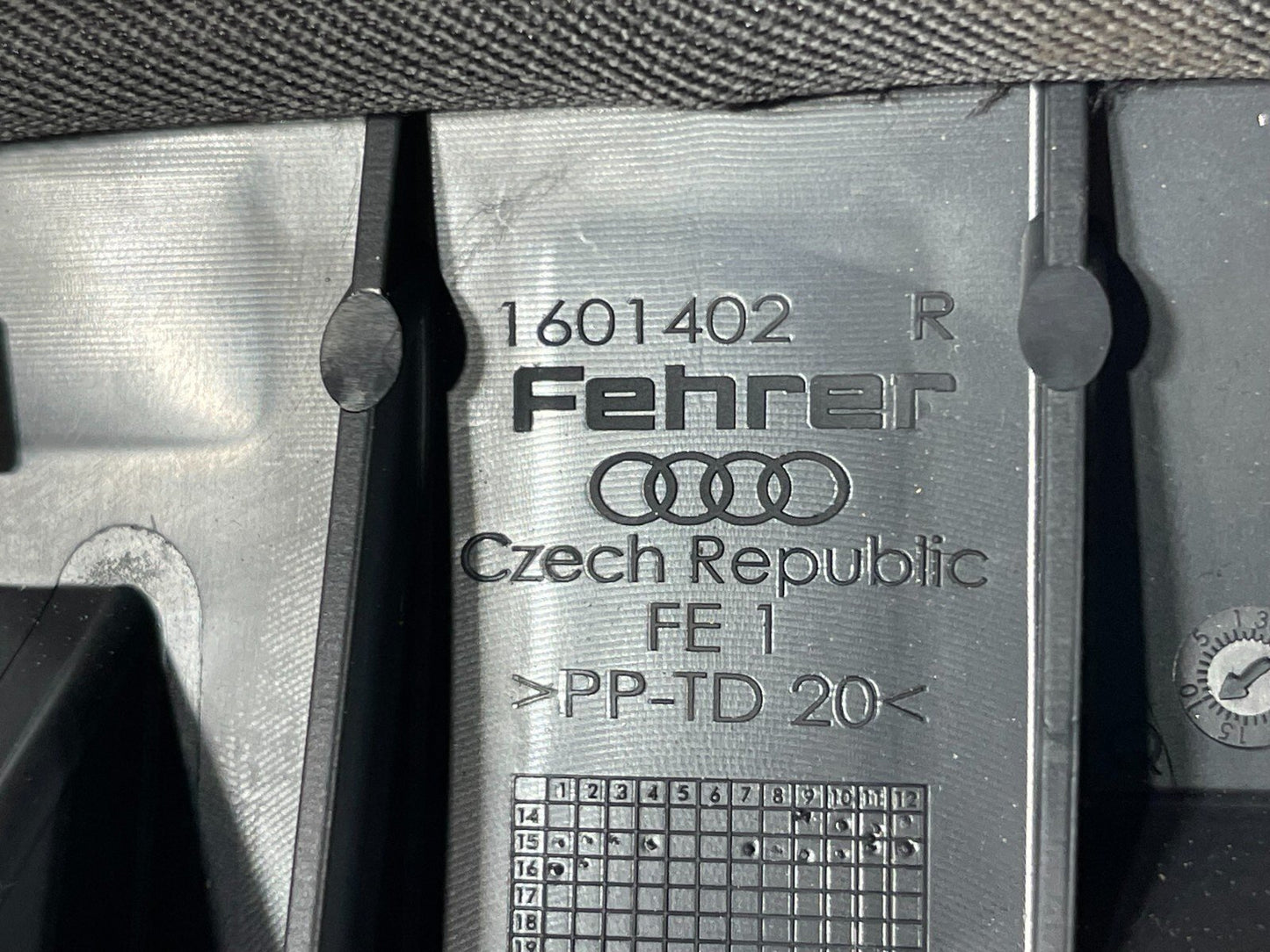 16-19 AUDI A4 B9 ESTATE GENUINE REAR RIGHT DRIVER SIDE CLOTH BOLSTER 8W0885704