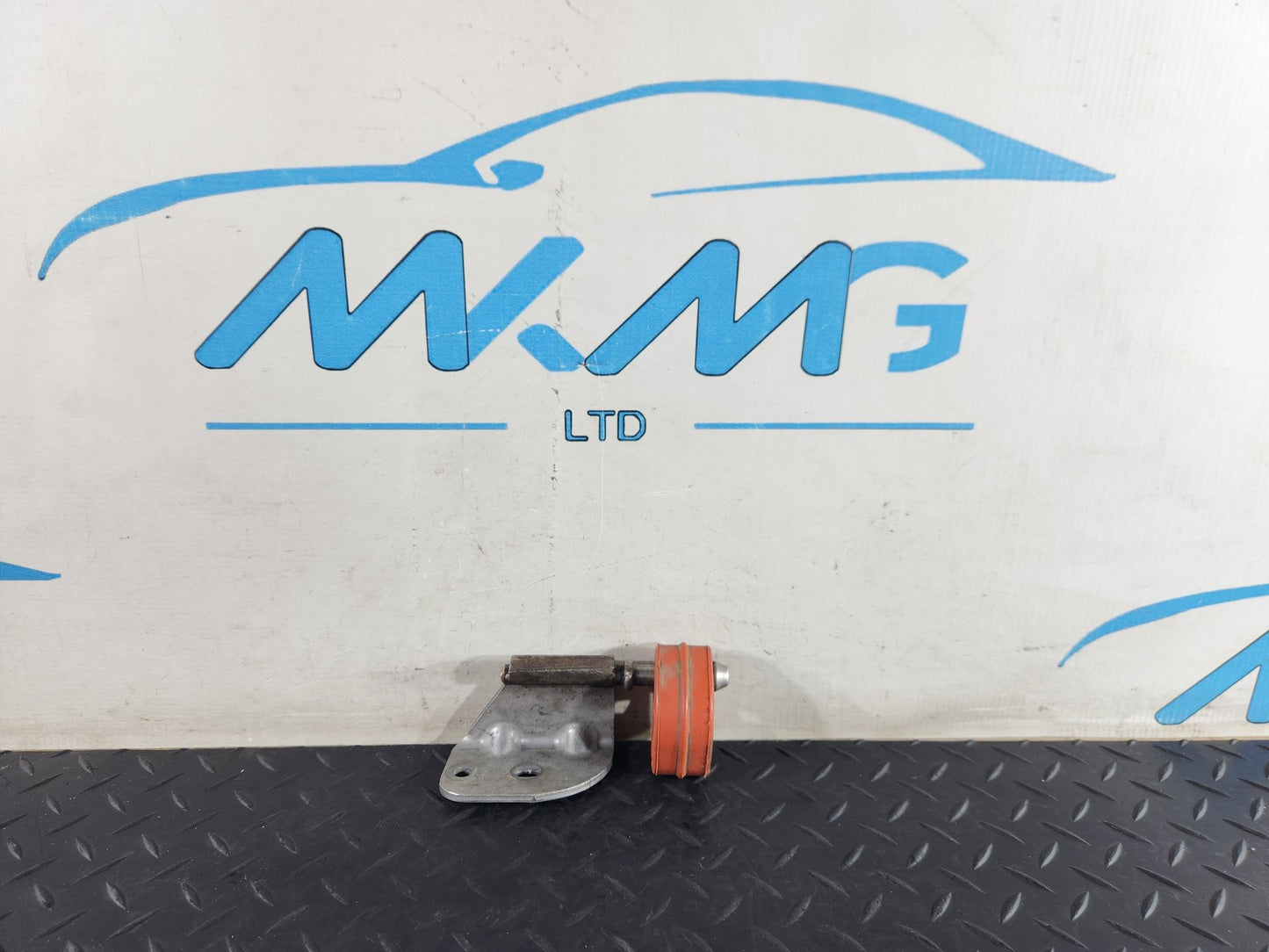 Land Rover Range Rover Evoque L551 Exhaust Pipe Holder & Gasket EJ73-5A262-AA