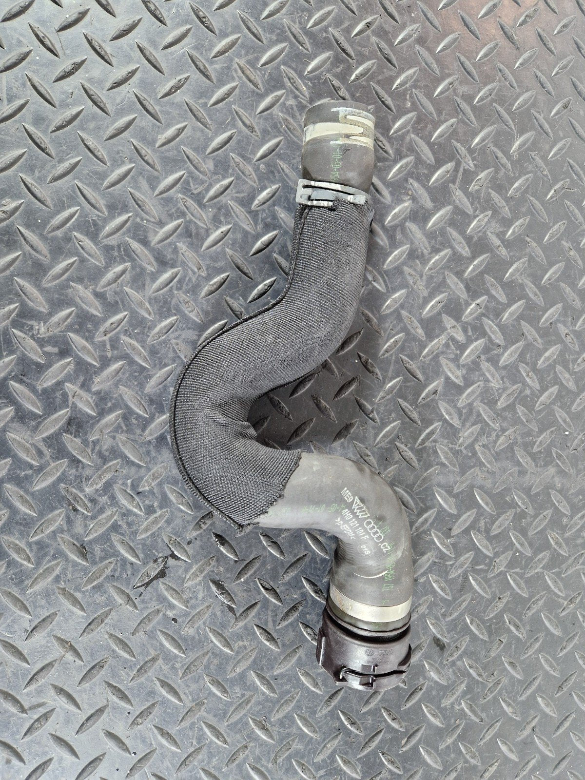 10-17 AUDI A8 4H WATER COOLANT PIPE HOSE 4H0121101H