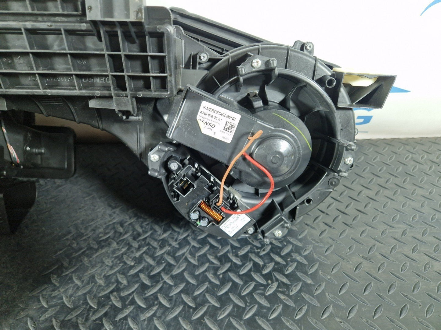 12-18 MERCEDES BENZ W176 HEATER MATRIX CORE A2468302802 A2469062501 A2229060303