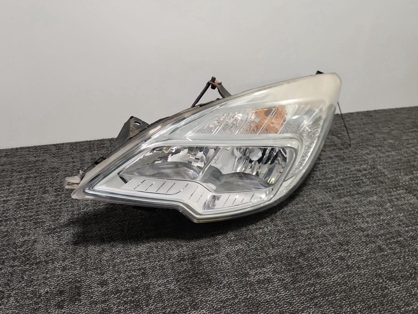 Vauxhall Meriva MK2 (B) (4470) MPV Genuine Front Left N/S Headlight 13253631