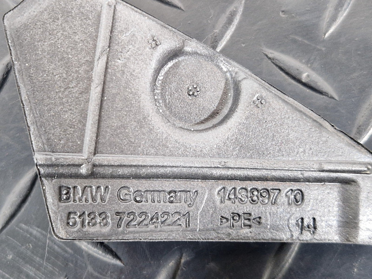 11-18 BMW 6 SERIES F06 FRONT LEFT DOOR TWEETER INNER SEAL 7224221