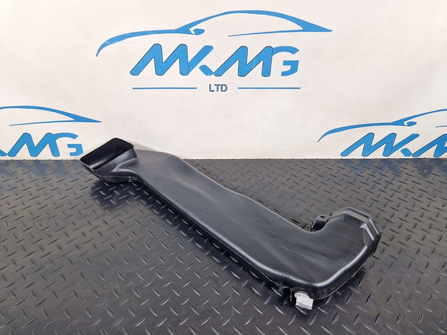 18-ON MERCEDES A CLASS W177 RIGHT SIDE DASHBOARD AIR INTAKE DUCT VENT 3308261