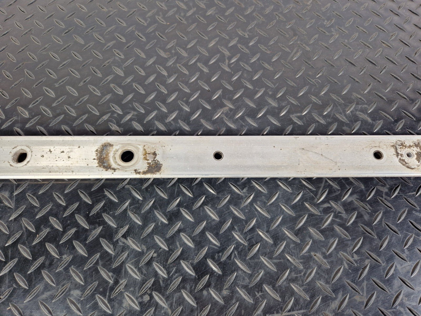14-21 MERCEDES BENZ C350e W205 REAR TUNNEL BEAM BAR A2056190725