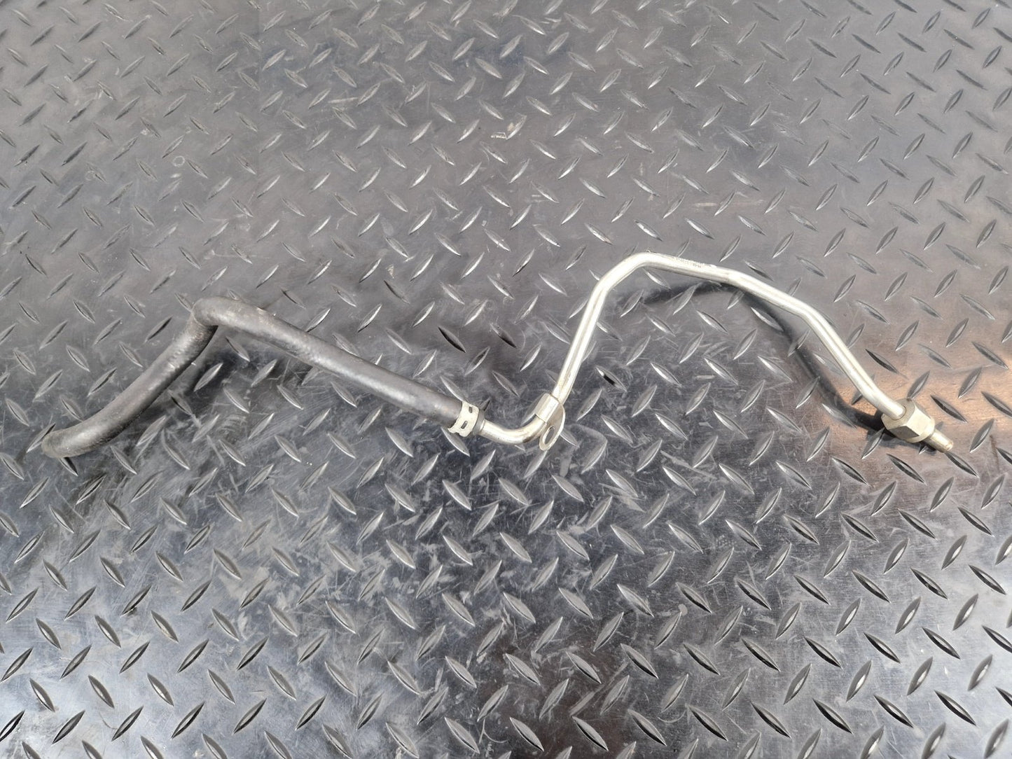 16-19 AUDI A4 B9 2.0TDI DET DIESEL ENGINEGENUINE CONTROL LINE PIPE 04L131552BM