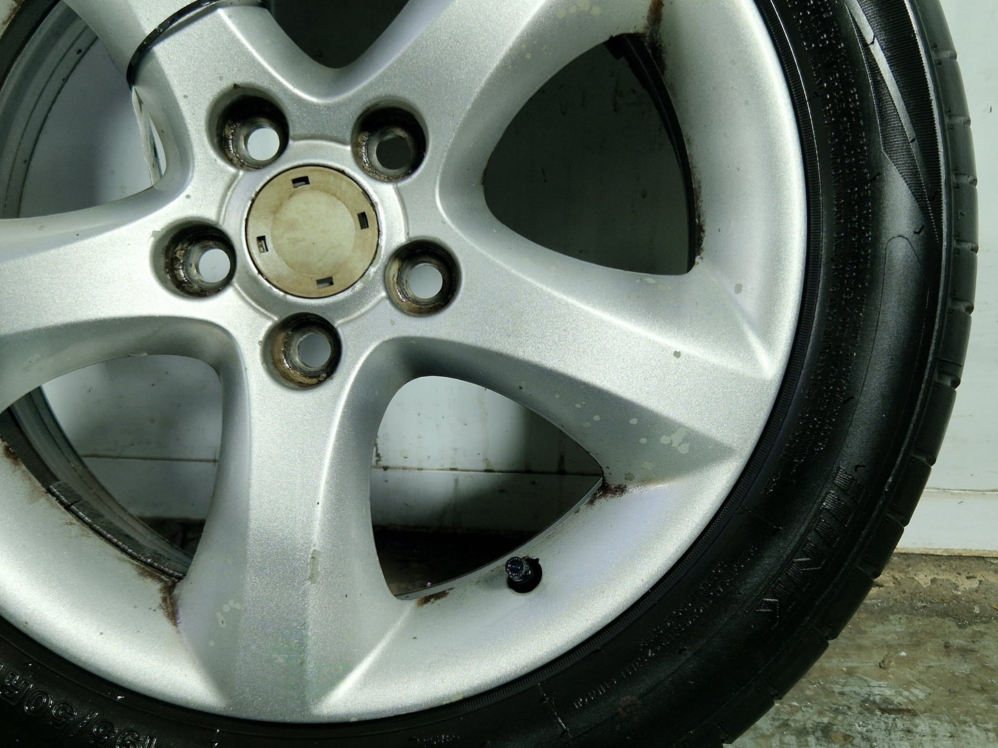 Skoda Fabia 5J 15" Alloy Wheel with Tyre 195/50/15 Genuine ~6mm