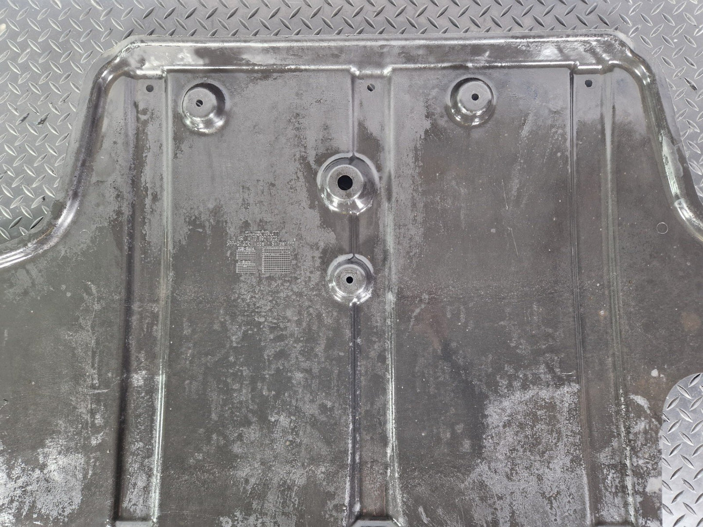 14-20 MERCEDES GLA 200 X156 REAR BOOT UNDERTRAY SHIELD A1776901202 DAMAGED
