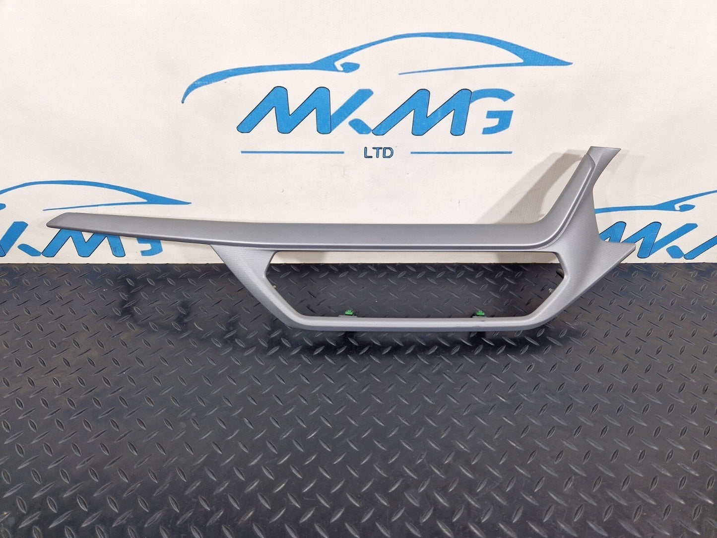 20-24 BMW 1 SERIES F40 FRONT CENTER DASHBOARD TRIM 6823305