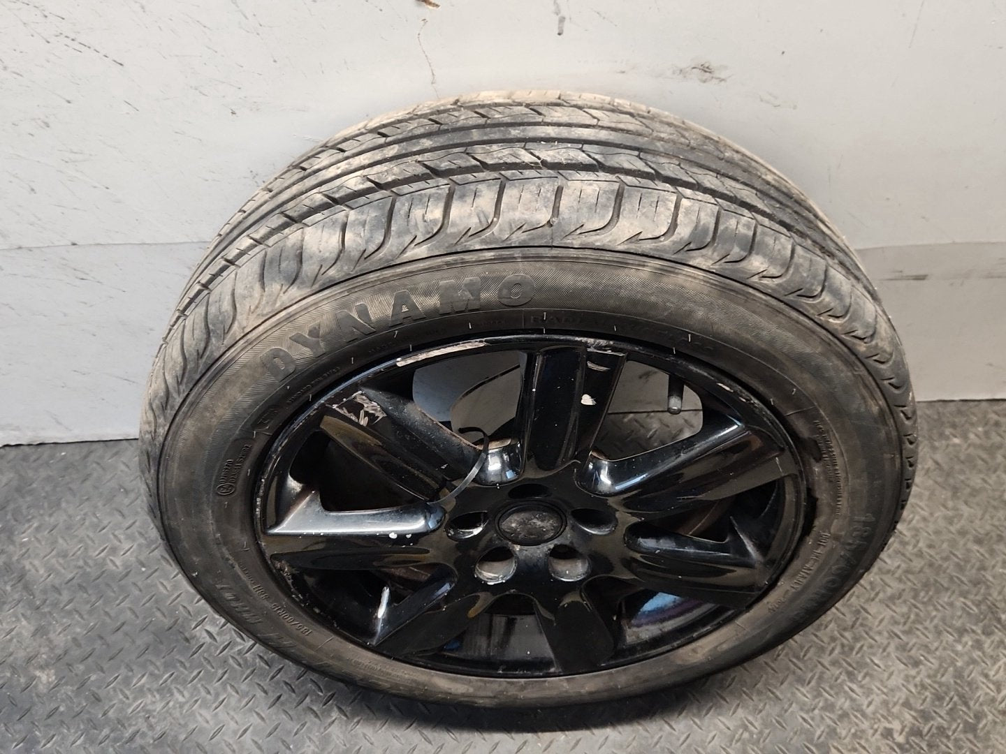 2011 Volkswagen Polo 6R MK5 15" Alloy Wheel with Tyre 185/60/15 ~6mm 6R0601025D