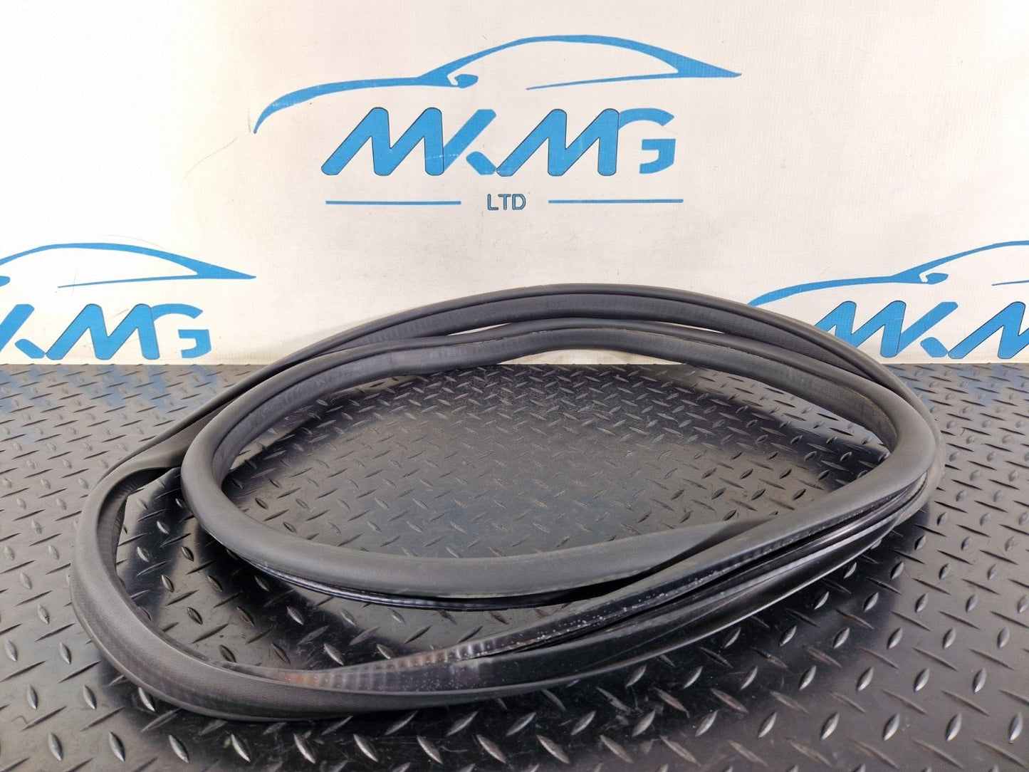 14-20 MERCEDES BENZ GLA X156 REAR DOOR RUBBER SEAL FITS LEFT & RIGHT A1566920176