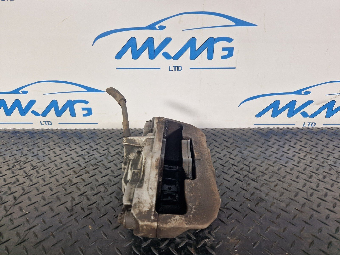 14-21 MERCEDES BENZ C300h W205 FRONT LEFT BRAKE CALIPER