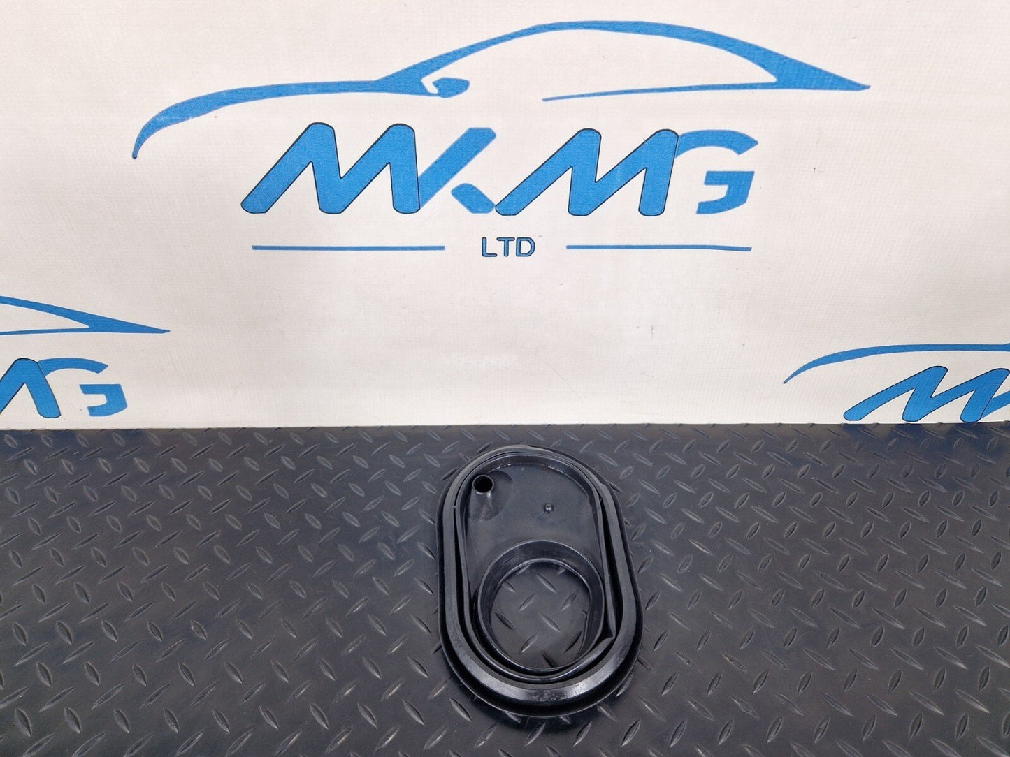 19-ON MERCEDES BENZ CLA C118 FUEL TANK FILLER SEAL A1184710100