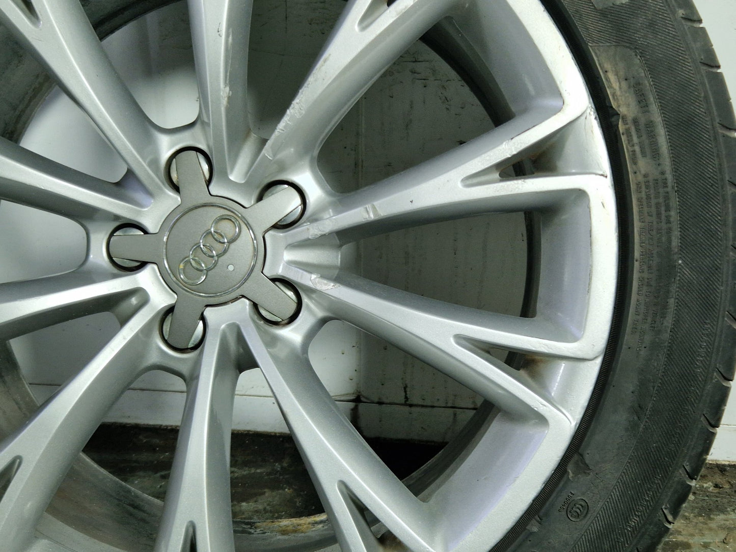 Audi A8 4H 19" Alloy Wheel with Tyre 225/45/19 ~4mm 4H0601025G