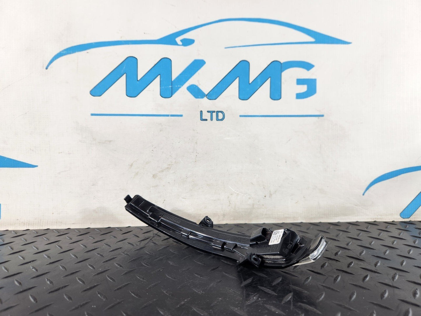 MERCEDES BENZ B CLASS W247 LEFT N/S WING MIRROR TURN SIGNAL LIGHT A0999064701