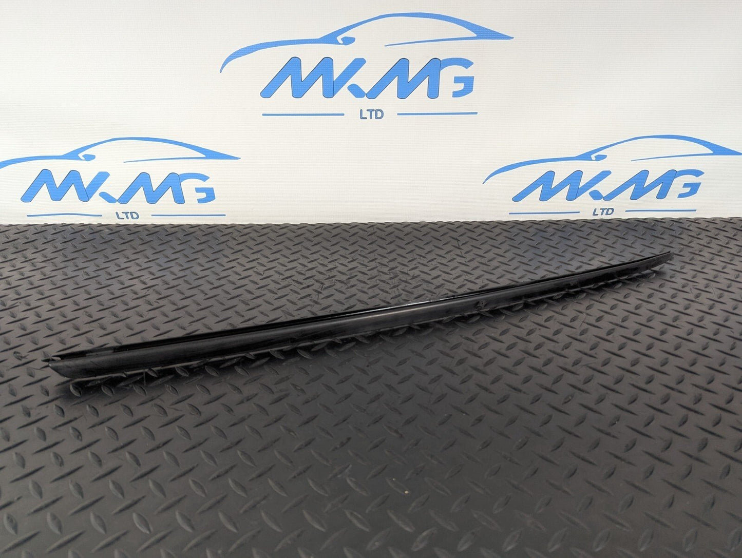 10-17 AUDI A8 4H LEFT WINDSCREEN VERTICAL  TRIM  4H0854327