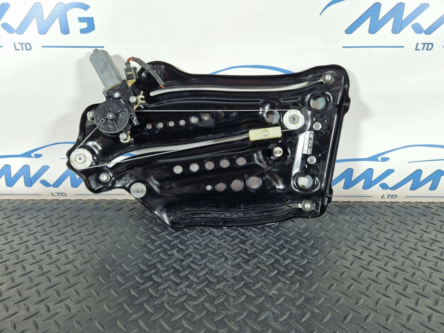 12-17 AUDI S5 CONVERTIBLE REAR RIGHT SIDE GLASS WINDOW REG & MOTOR 8F0839398D