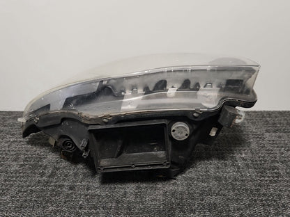 BMW 116d E87 Hatchback Genuine Front Right O/S Driver Headlight 7249652-01
