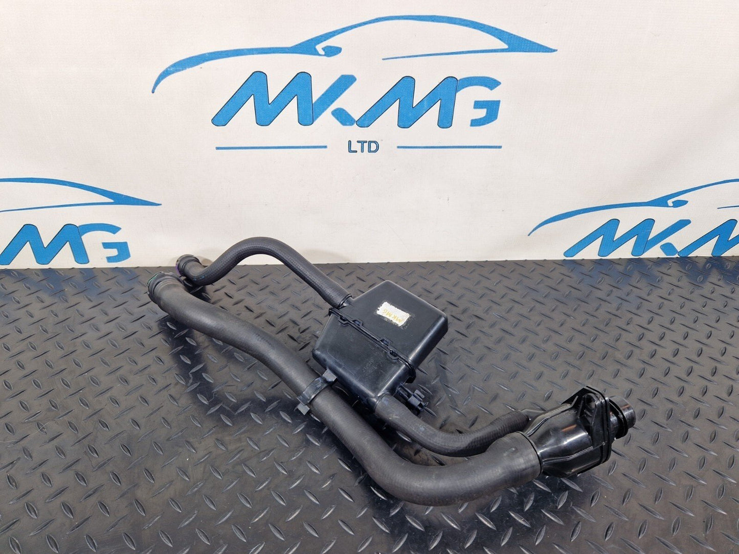 16-19 AUDI A4 B9 GENUINE 2.0TDI ADBLUE TANK FILLING HOSES 8W0131963A