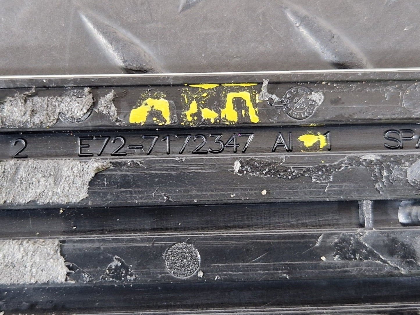 10-13 BMW E70 LCI X5 GENUINE OEM REAR DOOR KICK PLATES SILL COVER TRIM 7205265