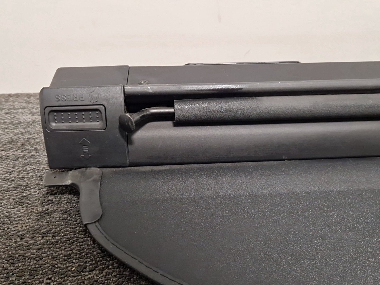 Mercedes-Benz C-Class W205 Genuine Parcel Shelf Load Cover Roller A2058106600
