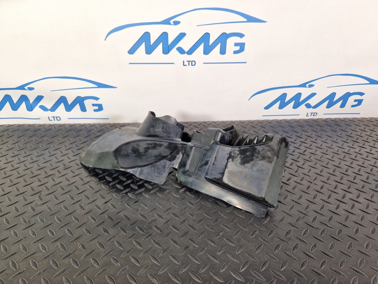 18-ON MERCEDES A CLASS W177 OEM UNDERBODY ENGINE TRAY TRIM COVER A2475240000