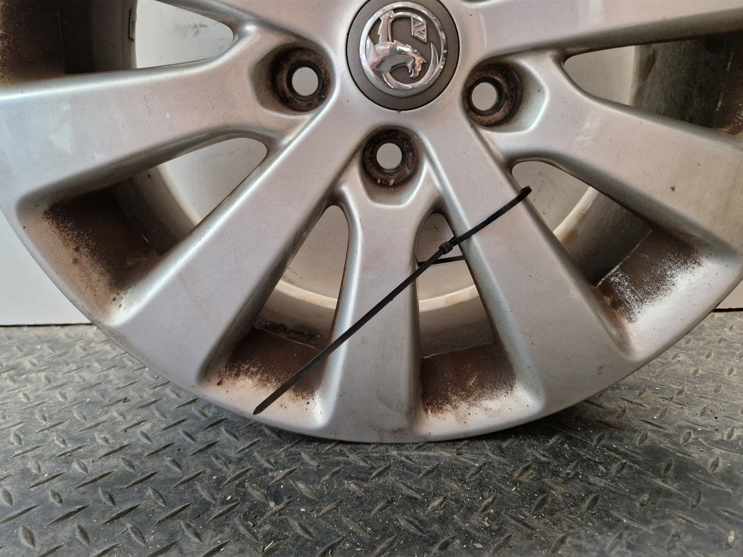 Vauxhall Zafira MK3 (C) (A3470) MPV Genuine 17" 10 Spoke Alloy Wheel