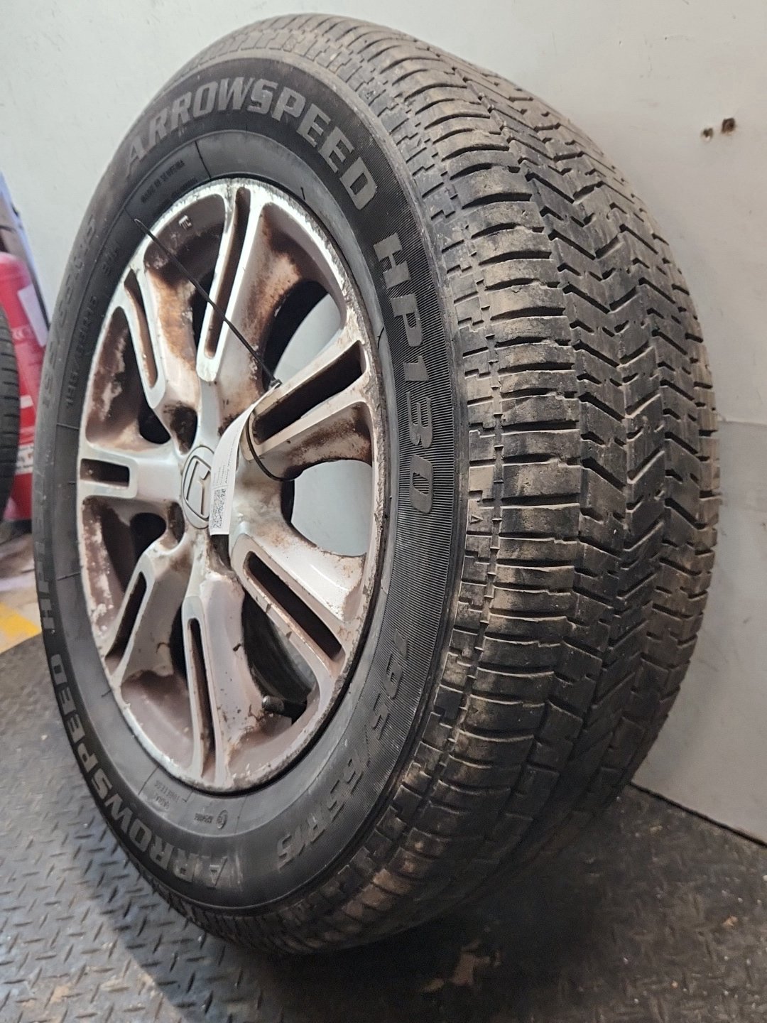 2010 Honda Insight MK2 (ZE2) 15" Alloy Wheel with Tyre 195/65/15 ~3mm