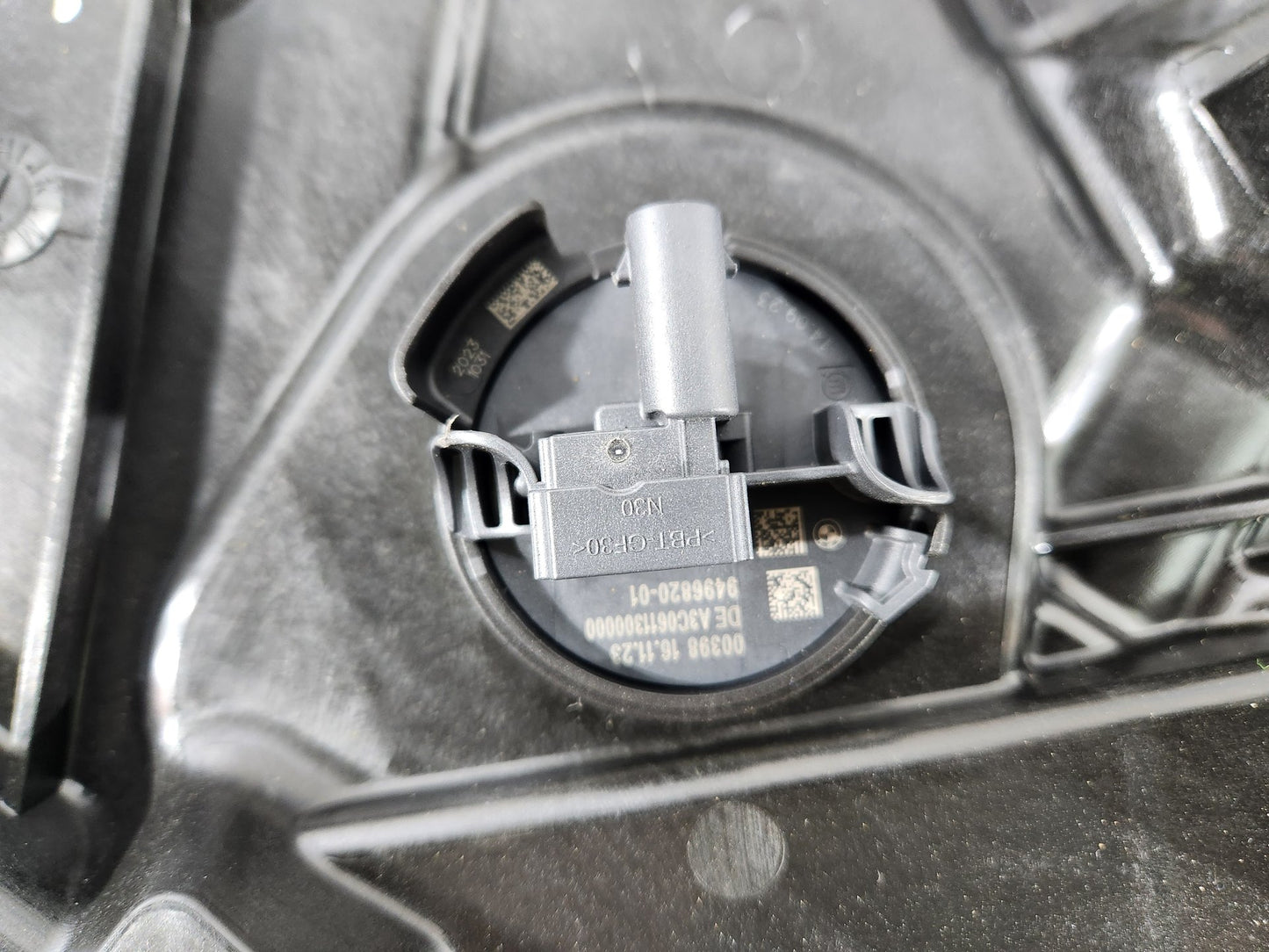 BMW 118i F40 Front Right Door Window Regulator 5A02FB2