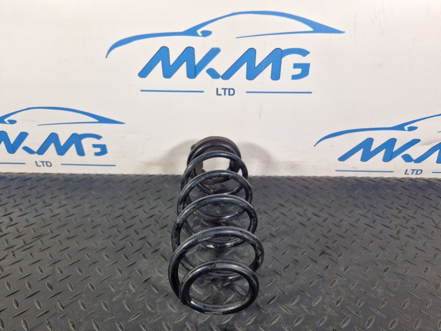 18-ON MERCEDES BENZ A CLASS W177 REAR LEFT SIDE SUSPENSION COIL SPRING X1