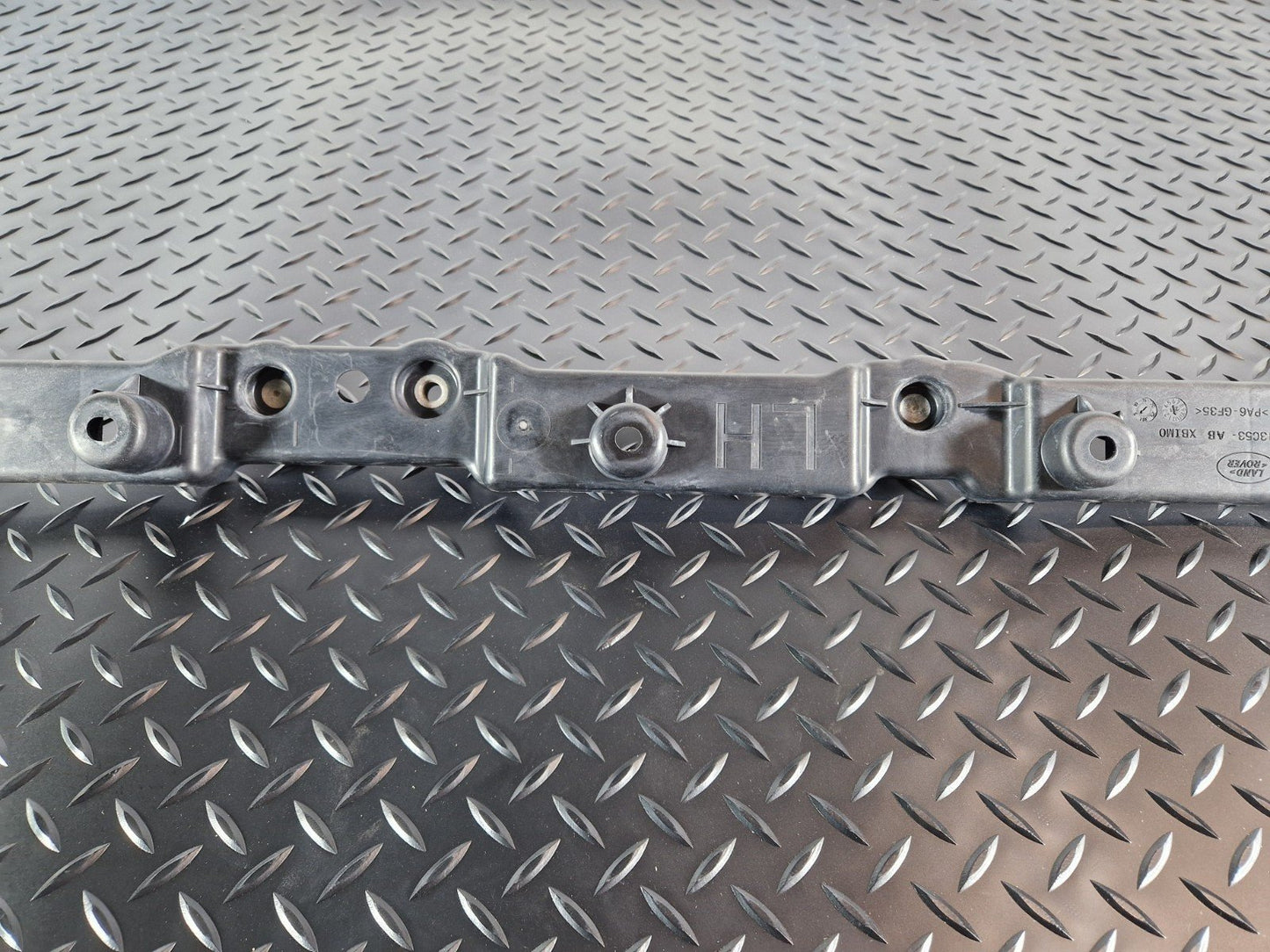 19-ON RANGE ROVER EVOQUE L551 LEFT N/S SIDE SUPPORT MOUNT BRACKET K8D2113C53AB