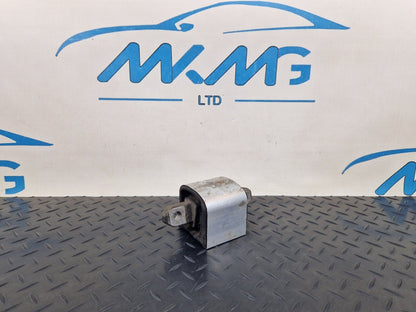14-23 MERCEDES BENZ VITO W447 OEM TRANSMISSION GEARBOX MOUNT BRACKET A4472410113