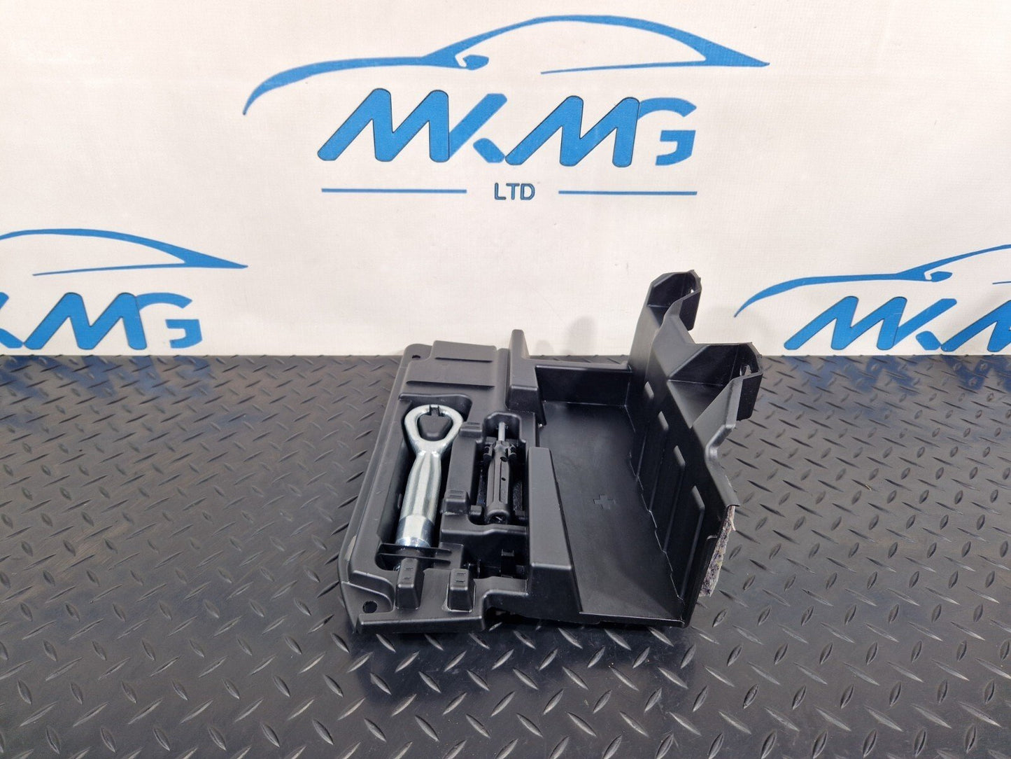 12-18 BMW 4 SERIES F36 LCI M-SPORT GENUINE BOOT TOOL STORAGE TRAY 7309514
