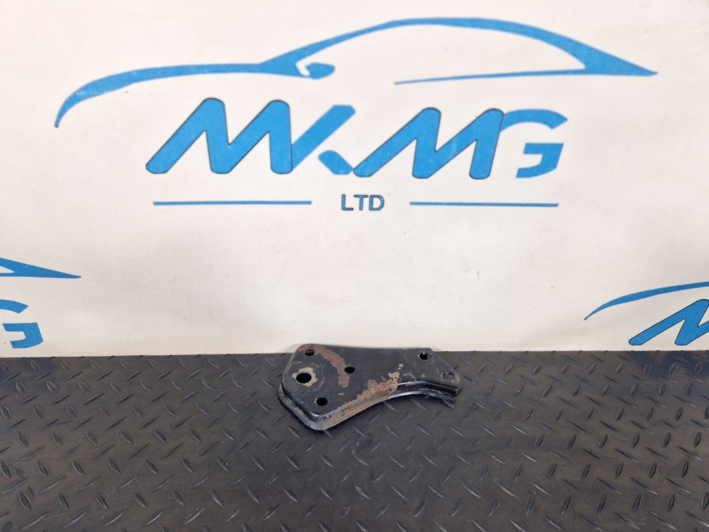 14-21 MERCEDES BENZ C220 W205 REAR SUBFRAME RIGHT SIDE STOP PLATE A2053520800