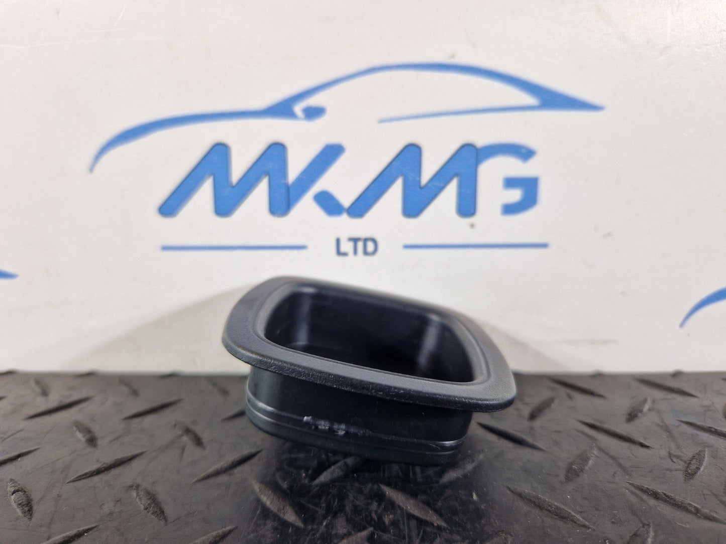 11-19 MERCEDES BENZ ML W166 BOOT PARCELSHELF SIDE MOUNT TRIM COVERS A1666920528