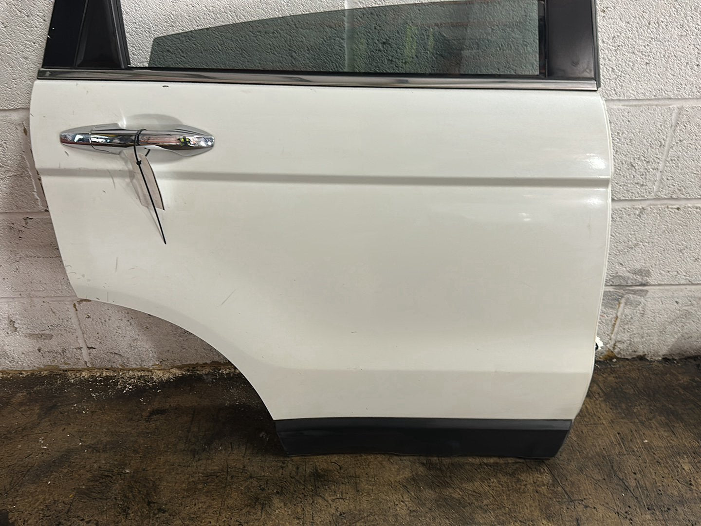 Honda CR-V MK3 FL (RE58) SUV Rear Right O/S Driver Complete Door in White