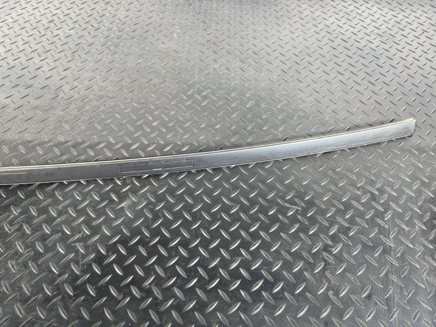 20-ON BMW 2 SERIES M-SPORT F44 GENUINE RIGHT O/S ROOF RAIL TRIM GREY B39 9482062