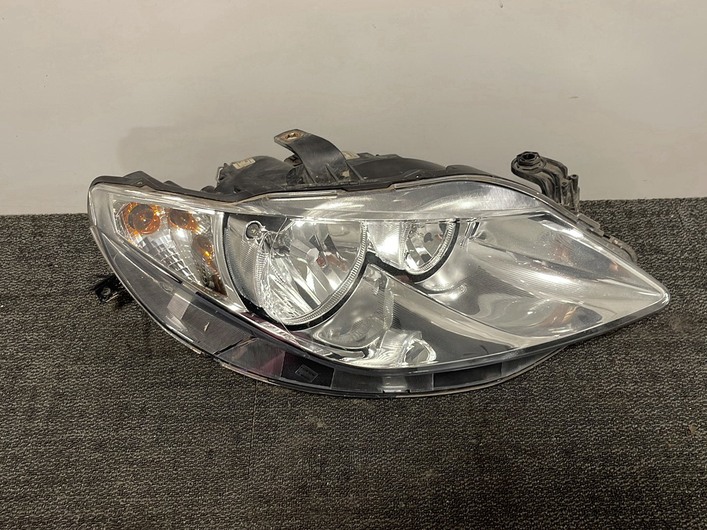 Seat Ibiza MK4 FL- 6J Hatchback Genuine Front Right O/S Headlight 6J2941006D