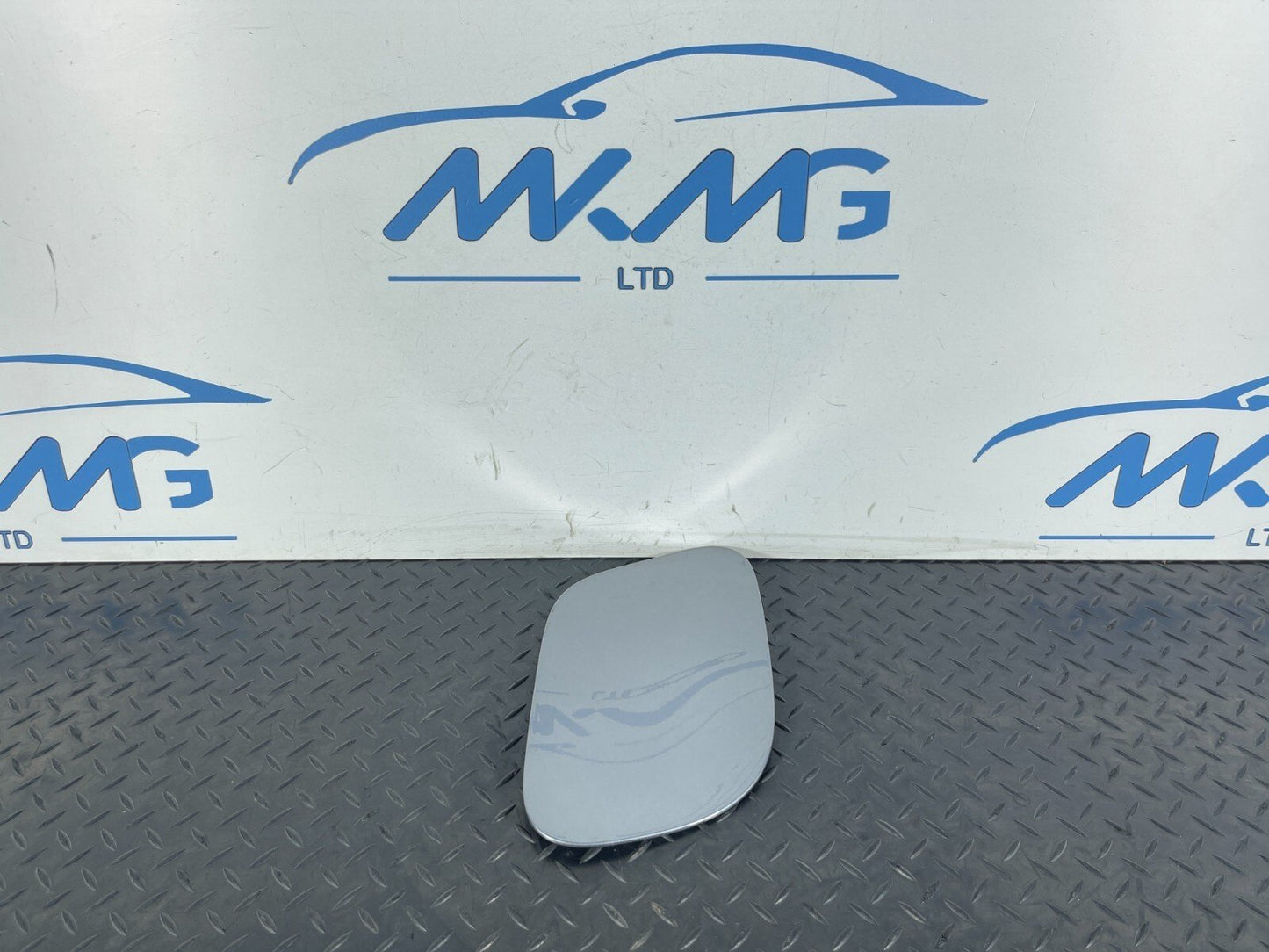 2019-ON  LAND ROVER DISCOVERY L550 FUEL FILLER FLAP COVER LK72405A26AA