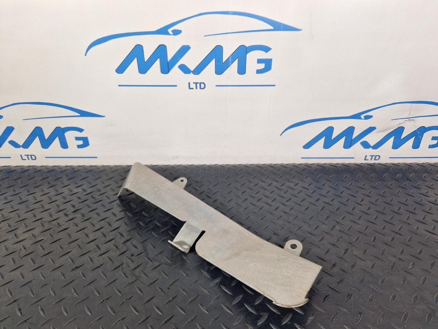 16-19 AUDI A4 B9 GENUINE ALUMINIUM ENGINE SHELID PLATE COVER 8W0201192D
