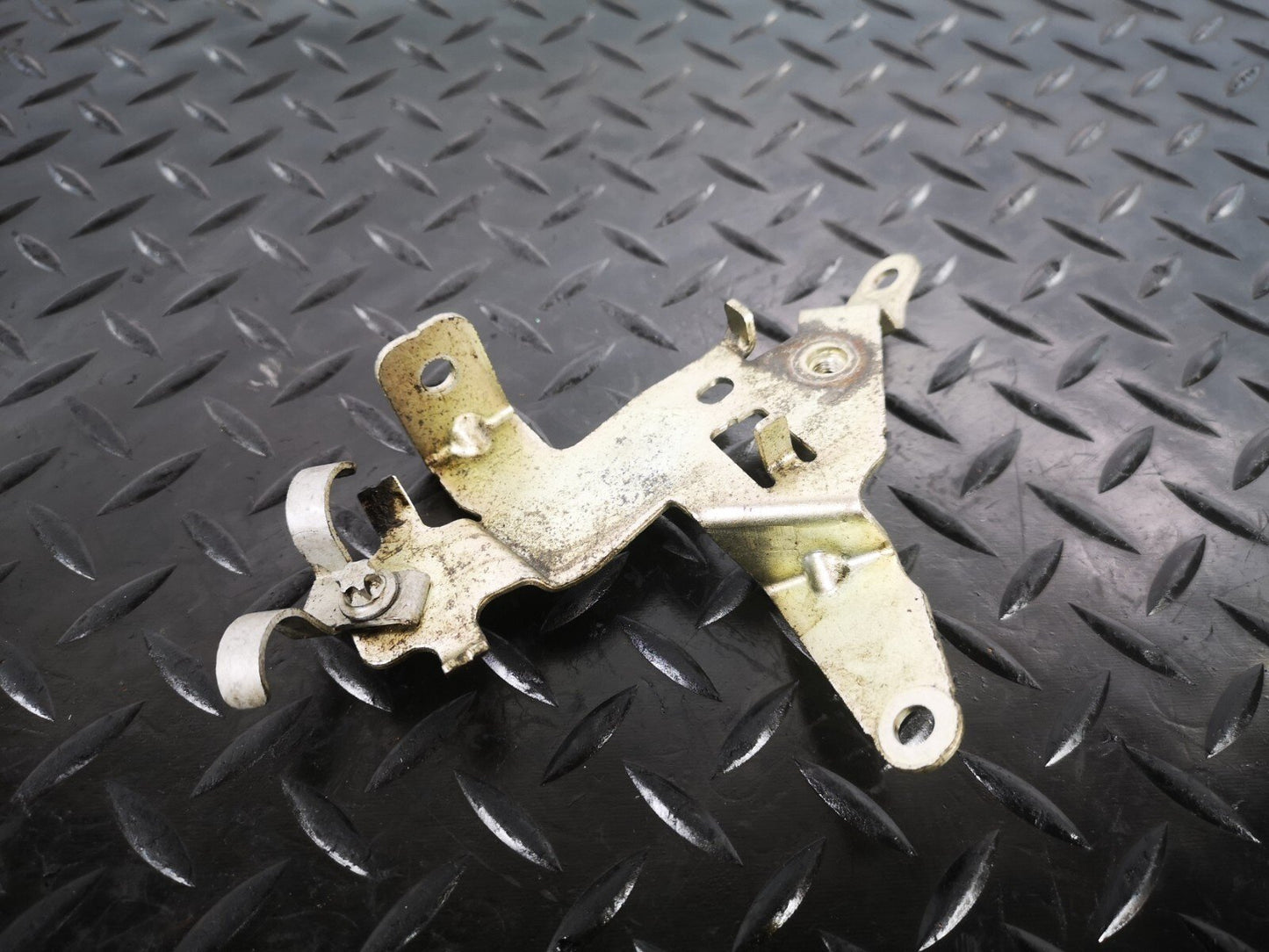 12-18 MERCEDES A B CLA-CLASS W176 W246 1.8/2.1 CDI OM651 PRESSURE SENSOR BRACKET