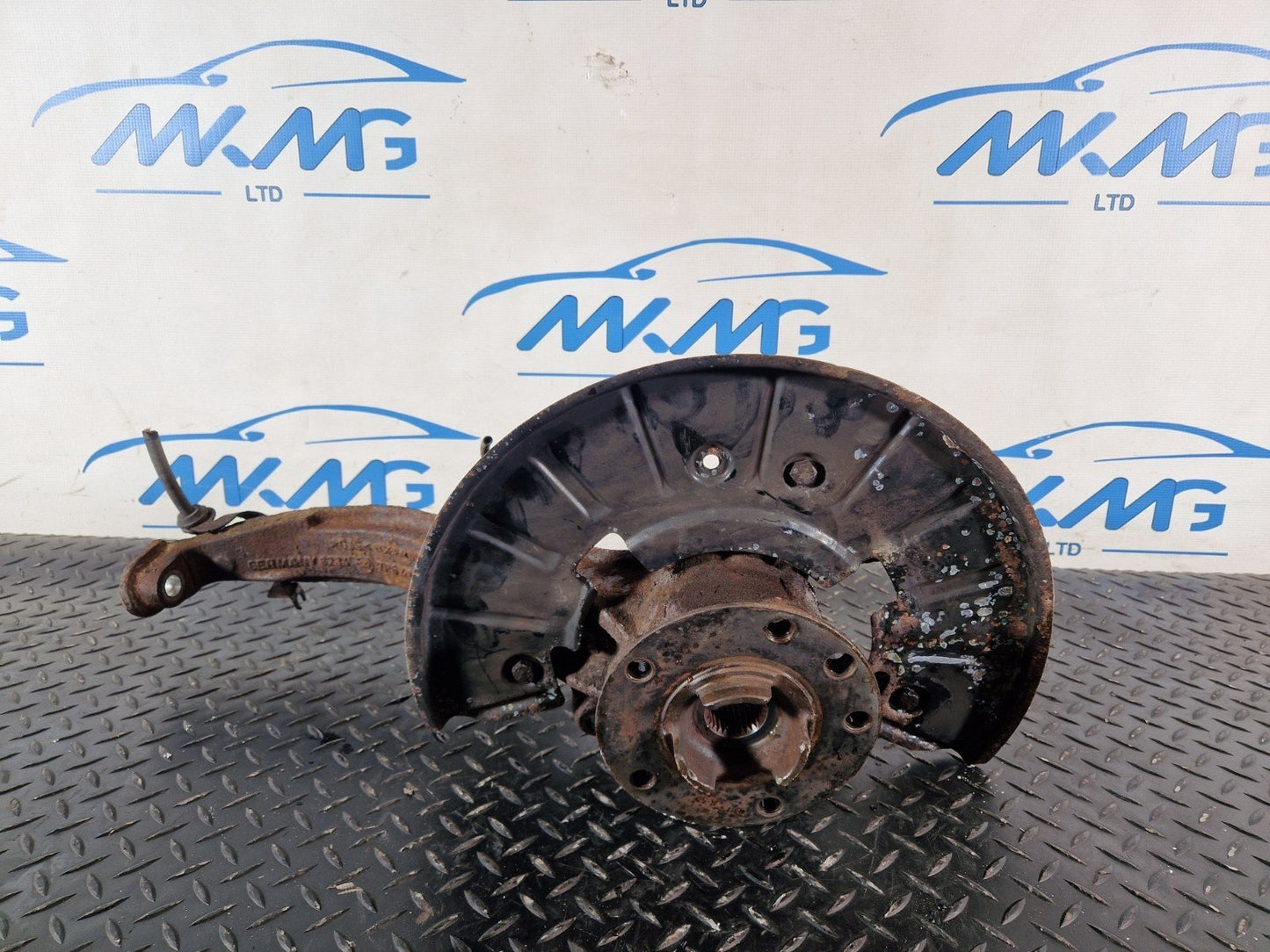 10-18 VW TOUAREG 7P OEM FRONT LEFT N/S PASSENGER SIDE WHEEL HUB 7P6407245A