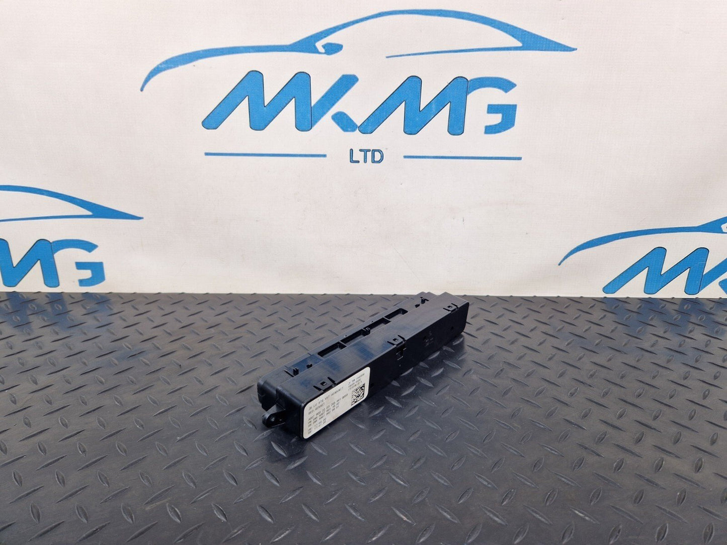 18-ON MERCEDES SPRINTER W907 W910 OEM RADIO CONTROL SWITCH PANEL A9079002203