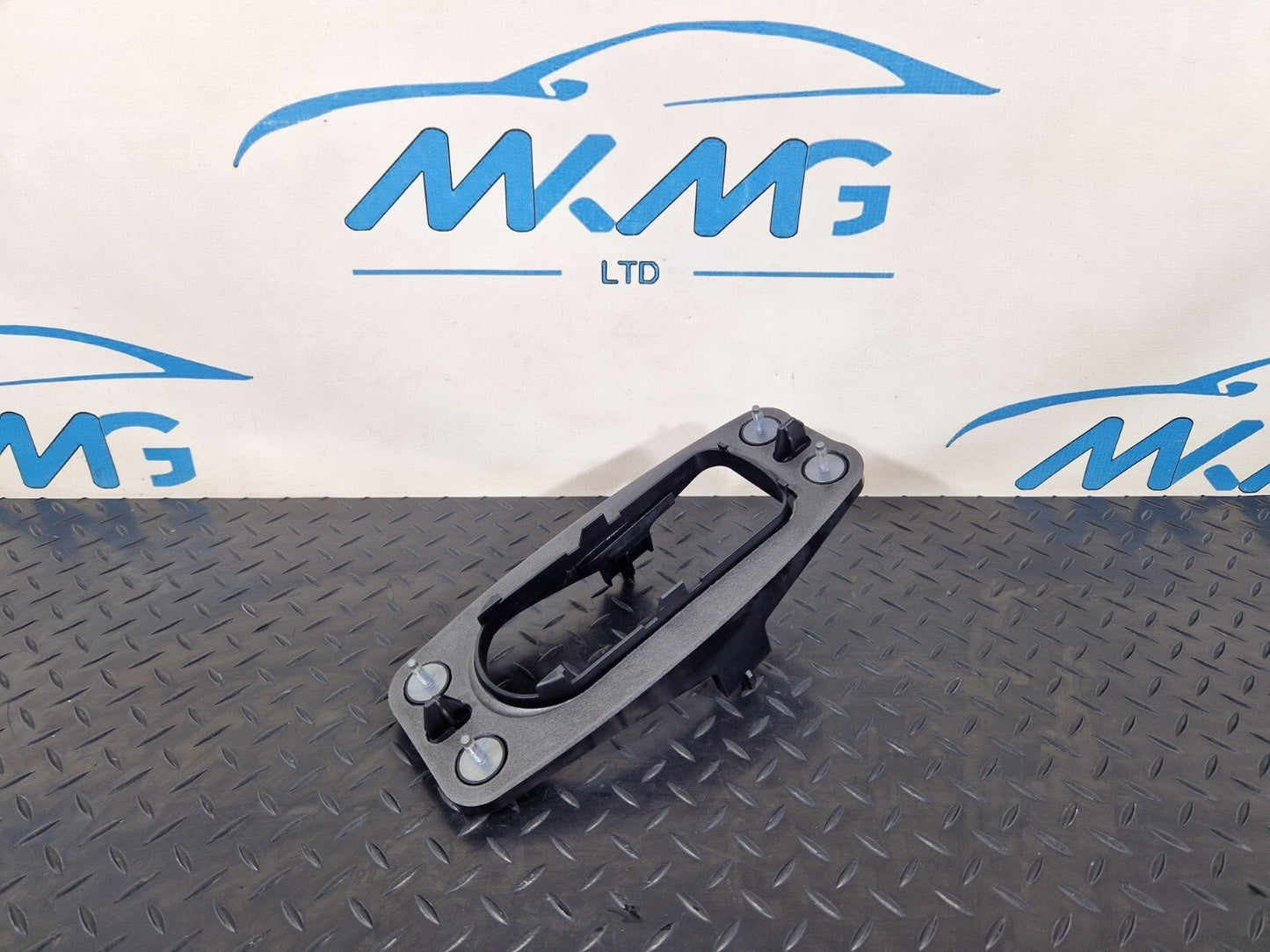 16-24 AUDI A5 F5 GEARBOX GEAR SELECTOR MOUNTING BRACKET 8W0711025B