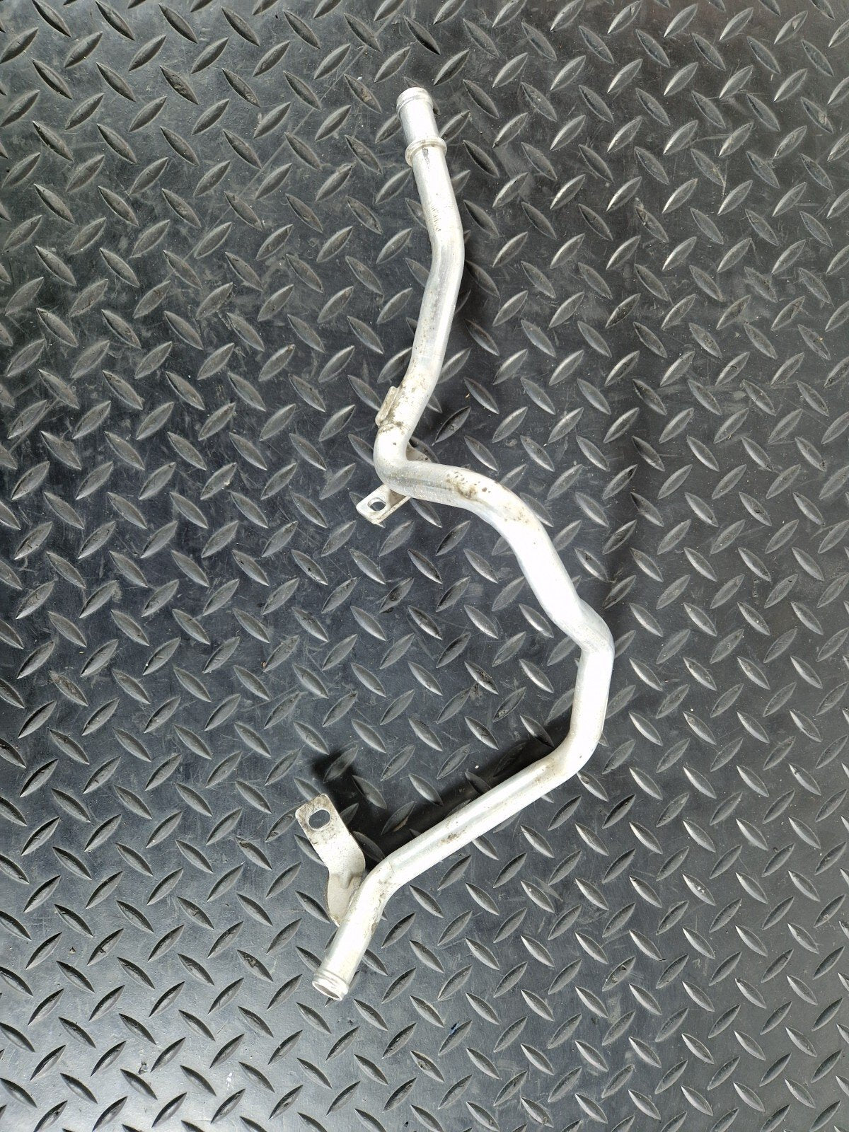 16-19 AUDI A4 AVANT B9 S-LINE GENUINE COOLANT HOSE PIPE 8W0121444D