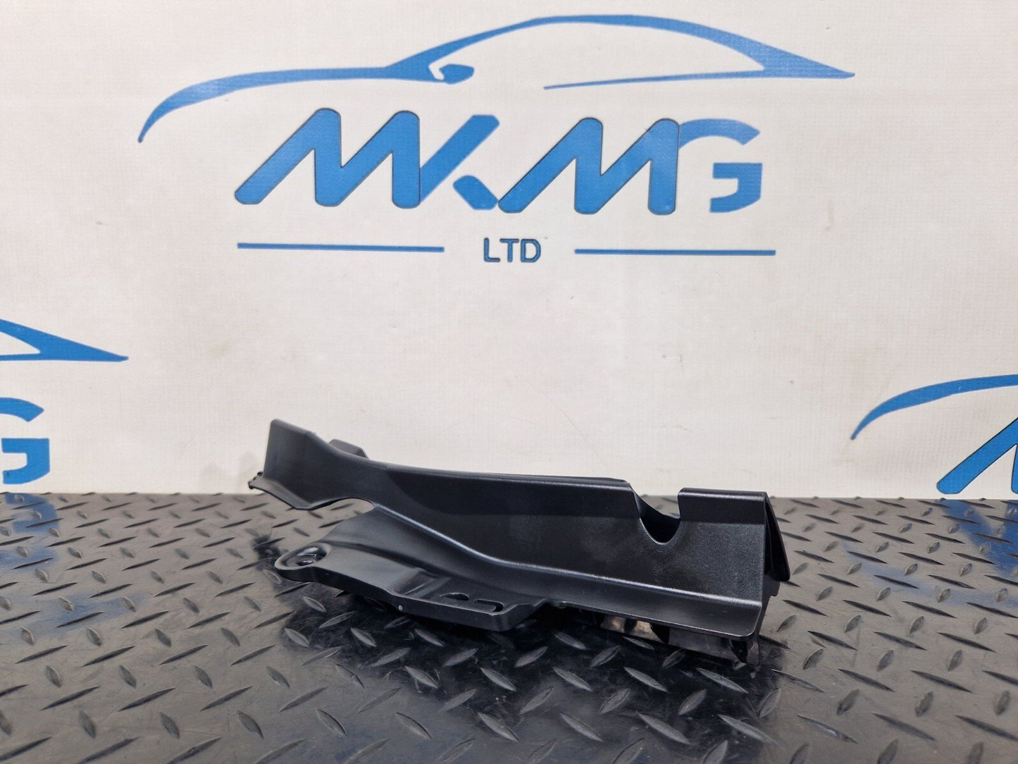 16-19 AUDI A4 B9 LEFT SIDE ROOF SRS BRACKET HOLDER 8W5880755