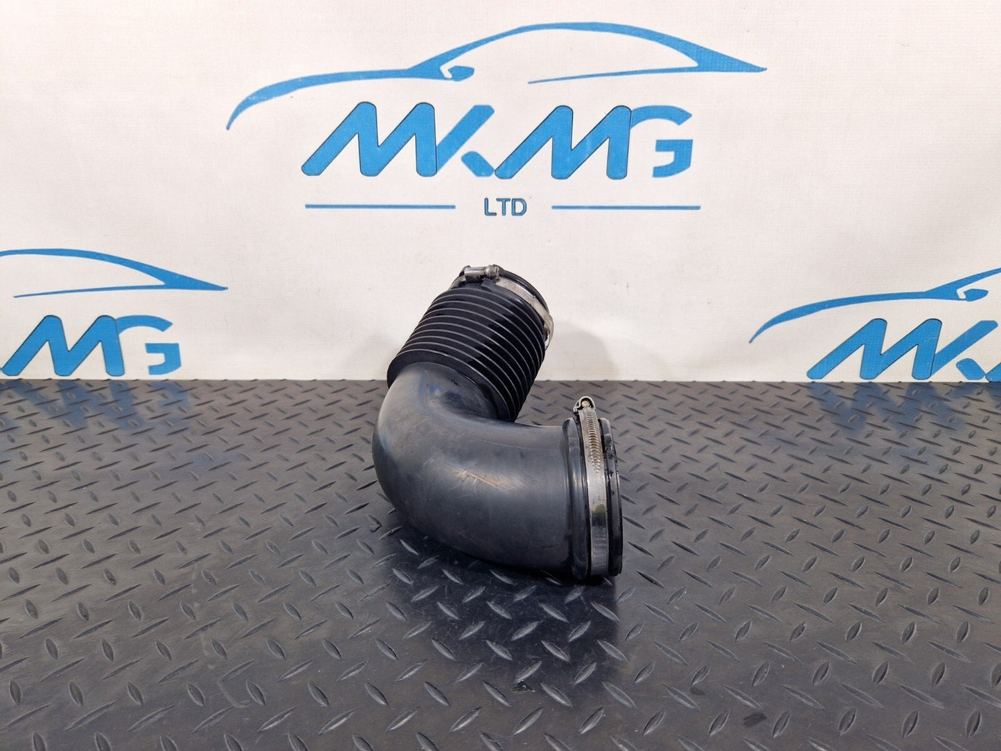 14-23 MERCEDES BENZ VITO W447 2.1d GENUINE AIR INTAKE PIPE 70548449