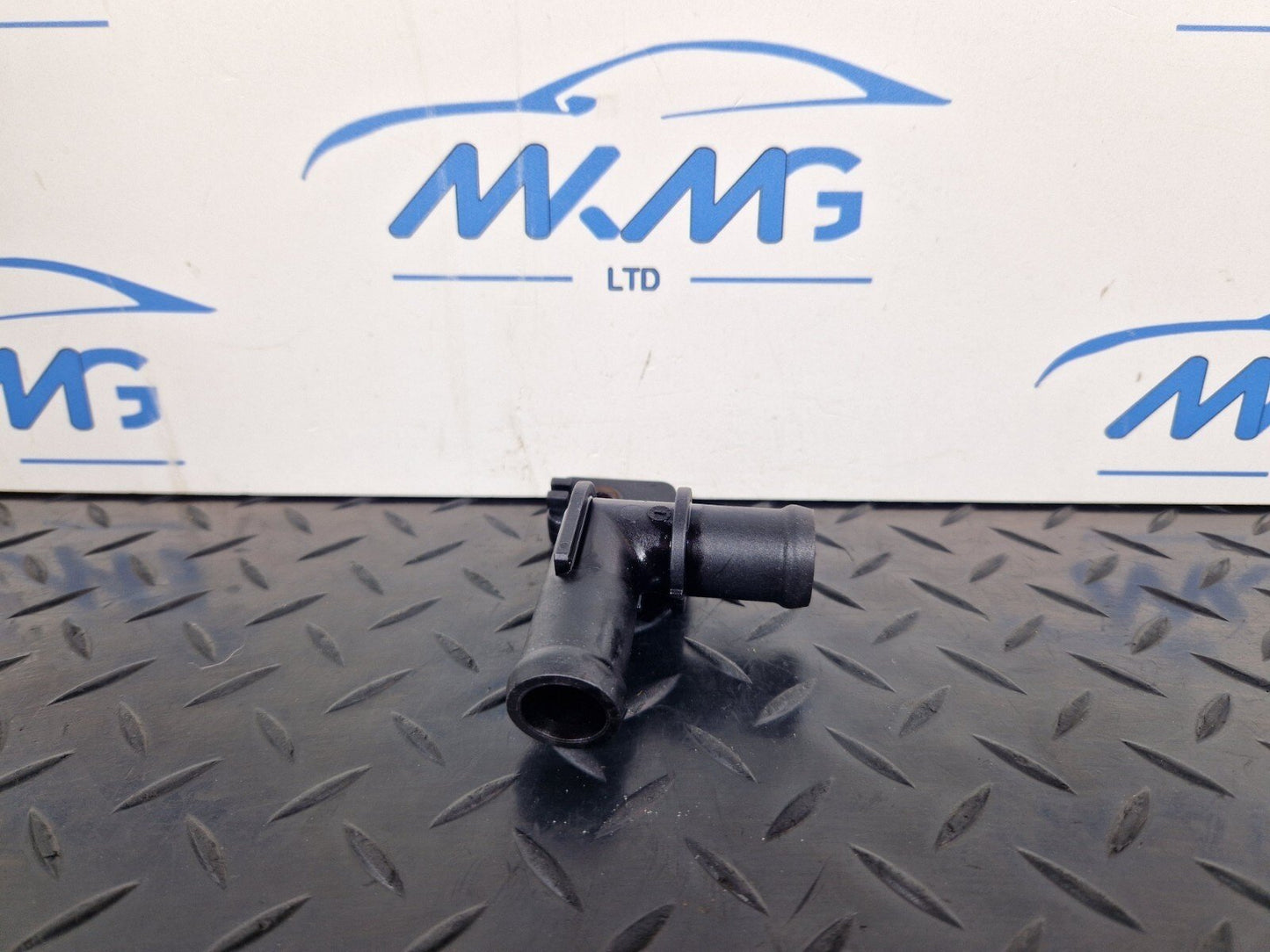 16-23 AUDI S5 COUPE 3.0TFSI GENUINE WATER PIPE HOSE CONNECTION 8W0121087N