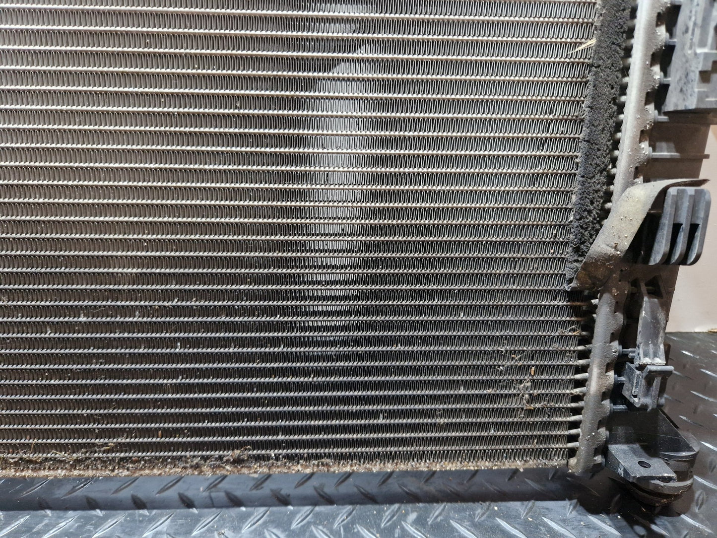 Ford C-Max 1.6LL Petrol 74.6kw SHDA Coolant Air Conditioning Radiator 3M5H8005RK