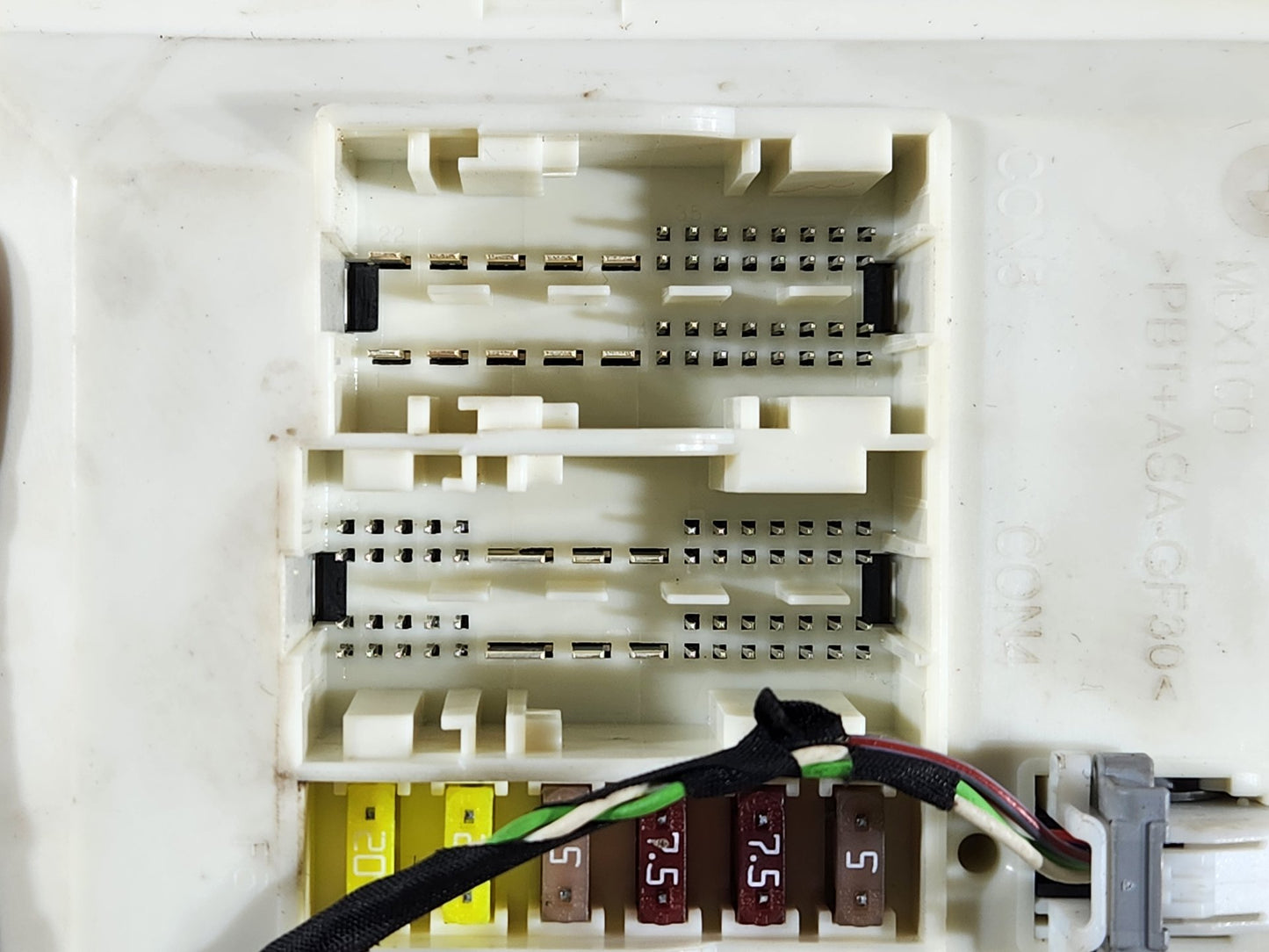 BMW 118i F40 Hatchback Body Control Module BCM Fuse Box Genuine 5B31353